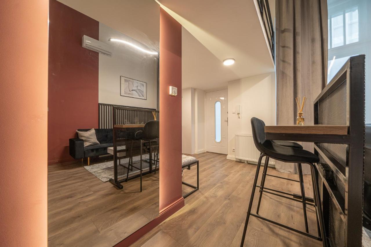 D37 - Dohany Street Urban - Location By Bqa Apartamento